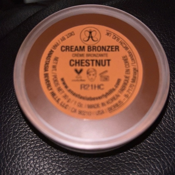 Anastasia Beverly Hills cream bronzer Chestnut - Picture 4 of 10